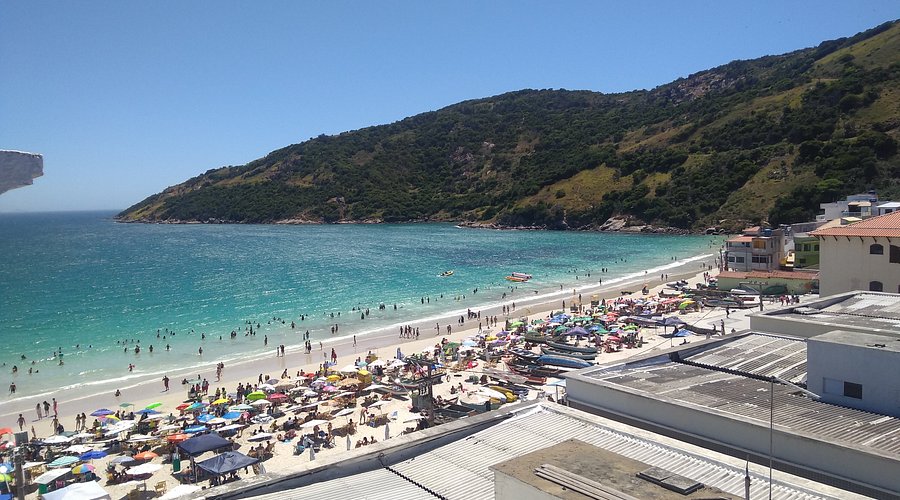 Vista panorâmica da Prainha em Arraial do Cabo